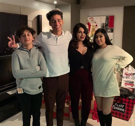 andrew davila siblings|Who is Andrew Davila dating, Bio, Age, Siblings, Net。